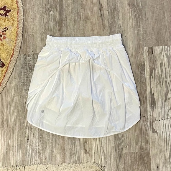 Lululemon Hotty Hot High-Rise Skirt in White Pickleball Tennis Golf Skort Size 8 - Picture 12 of 16